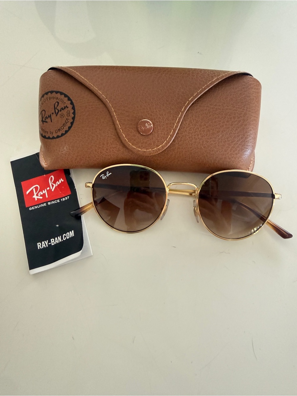 Ray-Ban Round Gradient Sunglasses - polished gold rim - practically brand new!